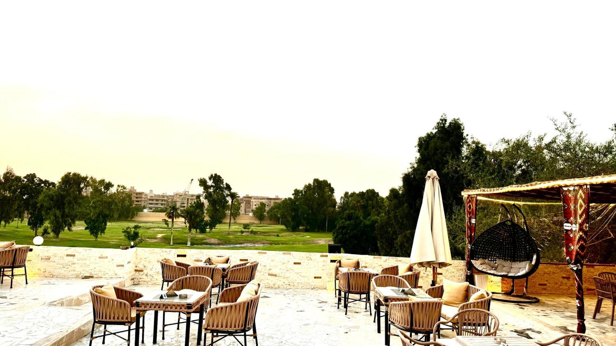 Diamond Pyramids View Hotel